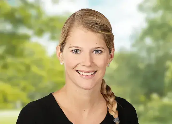 portrait-fabienne-schuepfer-mitarbeiter-alters-und-pflegeheim-heimet