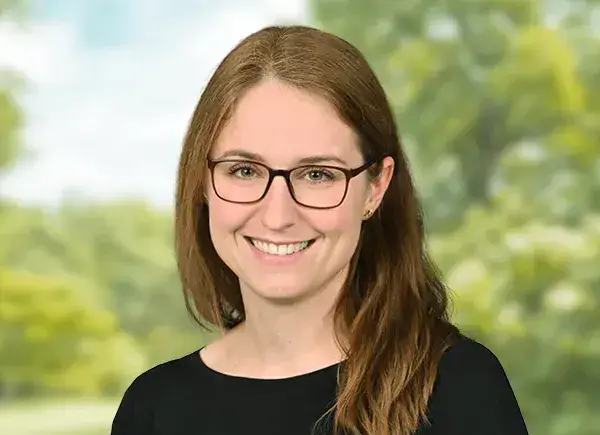 portrait-flavia-steiner-mitarbeiter-alters-und-pflegeheim-heimet