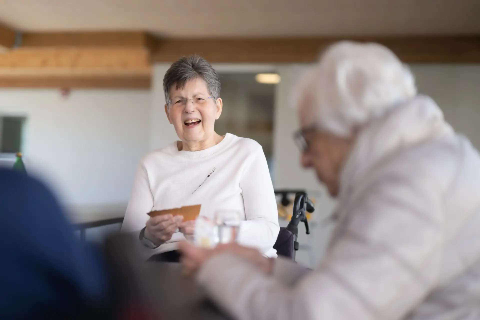 damen-jassen-lachen-alters-und-pflegeheim-heimet