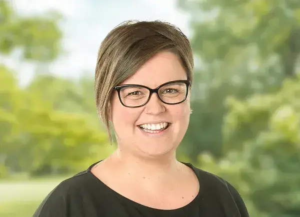 portrait-jessica-buergin-mitarbeiter-alters-und-pflegeheim-heimet