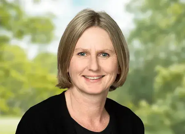 portrait-kaethy-haecki-mitarbeiter-alters-und-pflegeheim-heimet