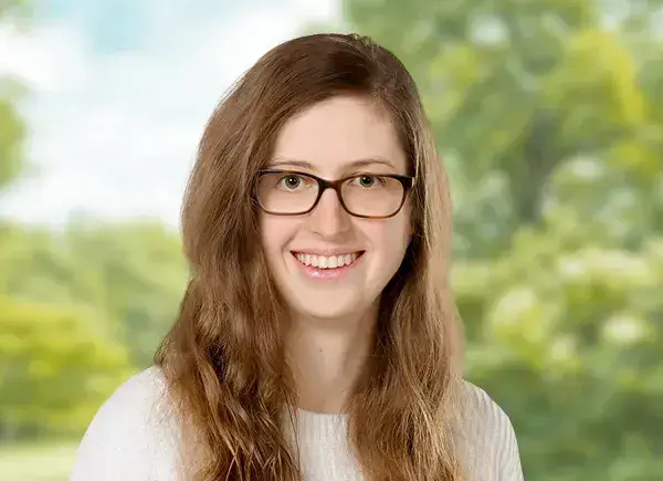 portrait-sabrina-brand-niederberger-mitarbeiter-alters-und-pflegeheim-heimet